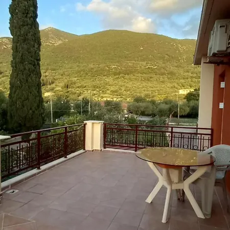 Nightflower בית הארחה סאמי